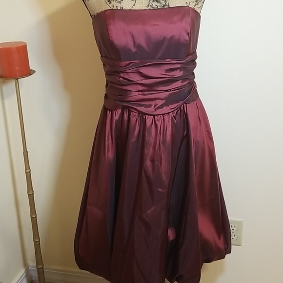 NWT David's Bridal Strapless Berry Cocktail dress size 8 - Picture 4 of 14